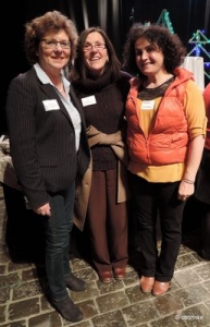 Brigitta Schulz, Regina Jäck und Fariba Hatami auf dem Forum Flüchtlingshilfe